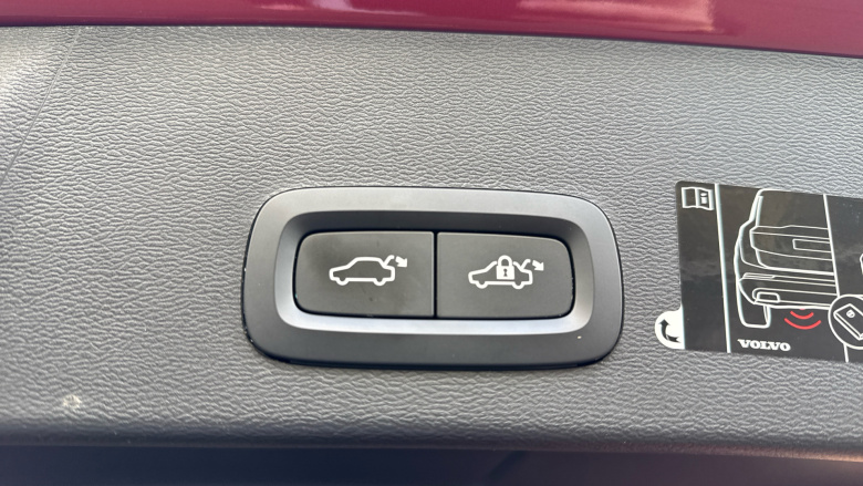 Volvo Xc40 2.0 T5 R DESIGN 5dr AWD Geartronic Petrol Estate